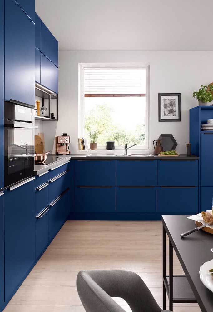 Cozinha em L azul