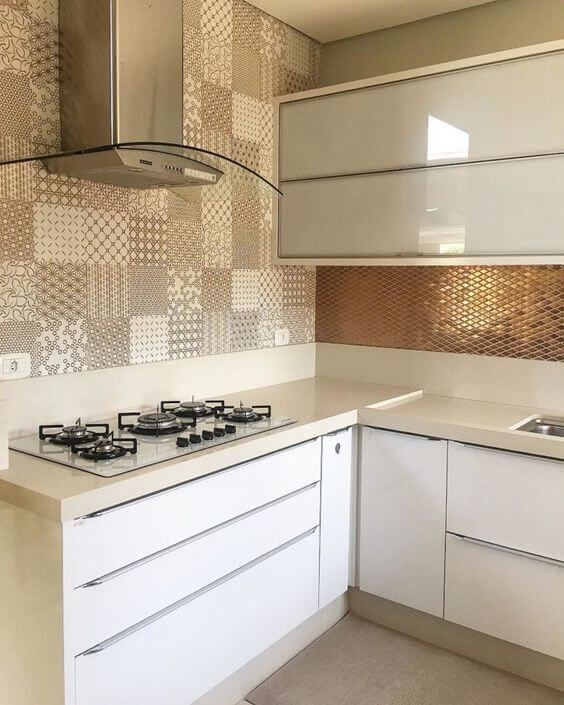 Cozinha em L planejada com laca branca