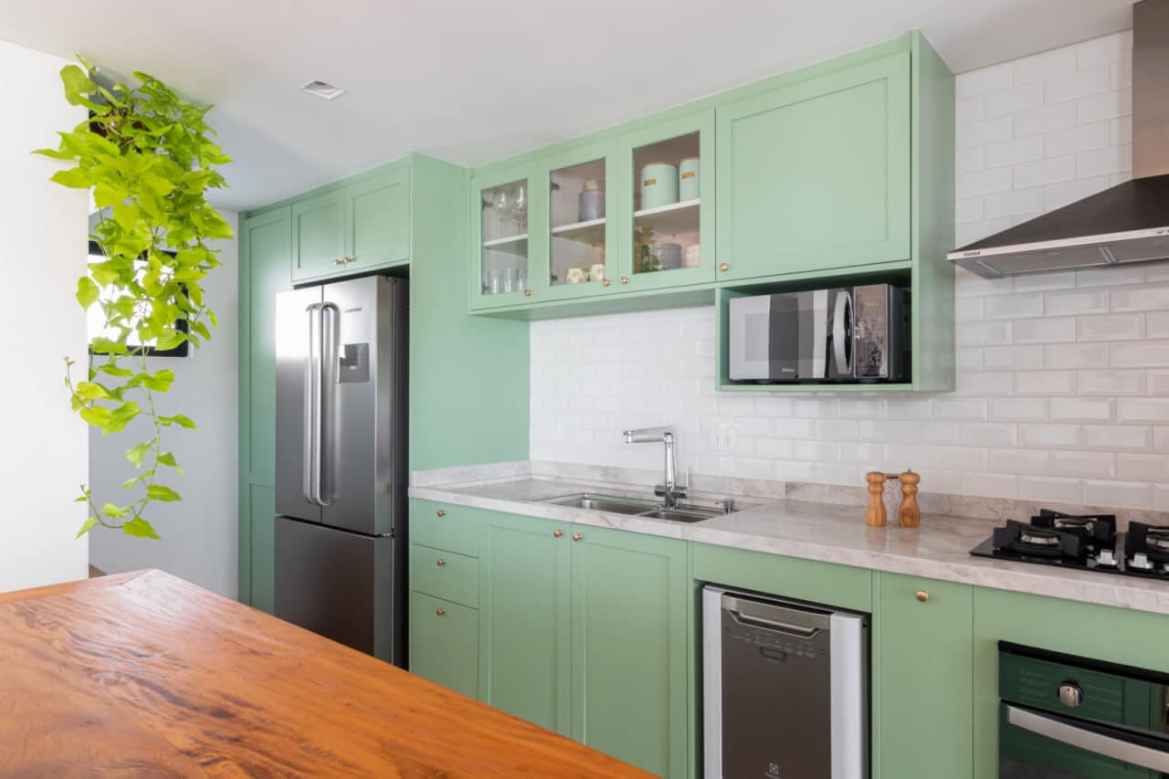 Cozinha Planejada para Apartamento Pequeno Colorida